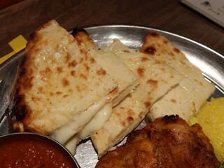 インドカレー＆ナン ムンバイ - チーズナン