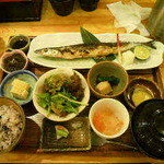 旬菜屋　西村 - 焼きサンマ定食（１０００円）