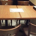 広尾Plates - 201210 plates 　奥にある「テーブル席」はこんな感じ.jpg