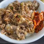 焼肉　白頭山 - 牛丼チェーン店の「大盛り」くらいのがボリュームがあります。