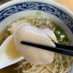 中華そば よしかわ - 鶏チャーシュー、若干パサツキがあった。が、許容範囲。