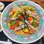 Chiyaina Hausu Tonton - 冷やし担々麺！具材の豊富さが冷し中華っぽい！