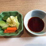 Resutoran Hagi Goyomi - 御漬物、醤油。