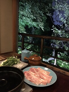 韻松亭 - 鳥のすき焼き