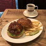 GRILL BURGER CLUB SASA - 『 自家製BBQソースのグリルパインチーズ                    Burger¥1150』
            ※平日ランチは、ソフトドリンク付