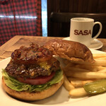 GRILL BURGER CLUB SASA - 『 自家製BBQソースのグリルパインチーズ                    Burger¥1150』
      ※平日ランチは、ソフトドリンク付