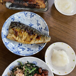 大衆食堂 宮平 - 焼魚&さばの塩焼魚&大根と豆の煮付け