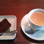 グリーティング - 食後のエスプレッソとチョコレートケーキ