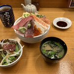 Aji Takarazushi Honten - ちらし寿司1000円 大盛り無料