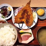 アゲサワ - 大きなアジフライ定食