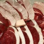 猪焼肉と鯨専門店 猪の居 - 