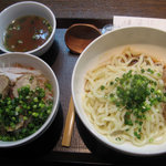 釜揚げうどん 鶏麺 - 釜玉＋チャーシュー＋大ねぎちゃ飯＠2009/01/22