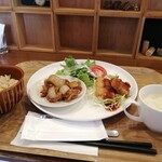 Dining M - 本日のランチ800円