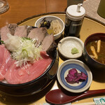 Hom Maguro To Nagoya Meshi Hana Karuta - 本鮪の刺身と炙りの二色丼¥980