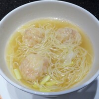 龍天門 - 海老ワンタン麺1/2