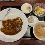 横浜中華街 保昌 - 保昌おすすめセット(牛パラ肉カレーご飯・特製シューマイ・サラダ・スープ・デザート)¥1280