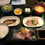 新潟肉と海鮮・50種の地酒 つるまる - 私には丁度良い量でした。