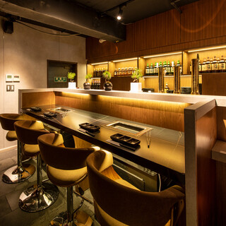 Equipped with counter seats with a great atmosphere