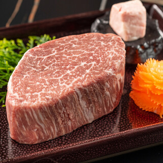 Enjoy our carefully selected Yakiniku (Grilled meat)
