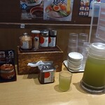 Marugen Ramen - テーブルセット　お茶がドン!!