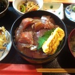 Kirakuna omise aun - 日替り定食A（いなだとまぐろの漬け丼、かき揚（小）） ¥800