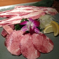 はなもんや - 限定和牛特選タン盛り合わせ（2800円）