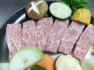 h Sumibiyakiniku Shichirintei - 特上カルビ￥１８００鹿児島黒牛バラ肉特選部分です。