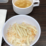Yappari Suteki - スープとサラダ。