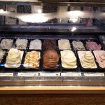 自家製アイスクリーム イケダヤ - ショーケース