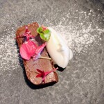 La Brianza - 生チョコレートのテリーヌミルクジェラート添えて。美しい盛り付けありがとうございます☆ 気持ち上がります〜 まったりテリーヌはショコラ濃厚、ミルキーなジェラートとひんやり夏向け美味しいわ〜(๑´ڡ`๑)