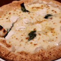 パージナ イタリアン ファイアワークス プラス カフェ ～薪焼きイタリアンとワイン～ - クアトロフォルマッジ