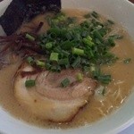 博多長浜らーめん ぼたん - ラーメン650円