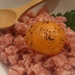 日名田 - 生サラミのユッケ風