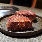 焼肉 思食 - 但馬玄(上田畜産)と神戸ビーフ(川岸畜産)のシャトーブリアン