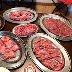 オカダ食品株式会社 - 本日のお肉達