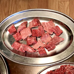 オカダ食品株式会社 - サイコロステーキ