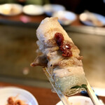 オカダ食品株式会社 - 薄切り豚バラ 野菜肉巻き with 自家製コチュジャン リフト