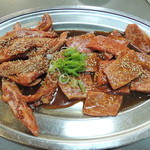 神岳二丁目 - カルビすじ(中落ち)×2とカルビー×2