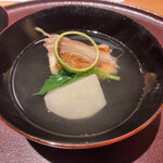 馳走 啐啄一十  - 【写真④】カブ・赤甘鯛・利尻昆布のお出汁