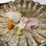 馳走 啐啄一十  - 【写真⑤】左：虎魚、右：白甘鯛