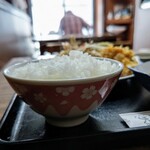 Kawachiya - ピンクのかわいいお茶碗に盛られたご飯