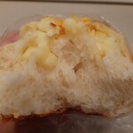 PUPPE - チーズパン断面