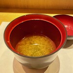 鮓 きずな - 三重のアオサ海苔の赤出し 白身魚のアラ出汁