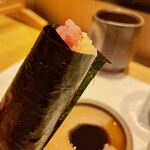 鮓 きずな - 手巻き：トロタク 有明一番海苔