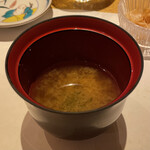 鮓 きずな - 三重のアオサ海苔の赤出し 白身魚のアラ出汁