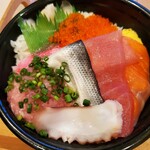 魚丼 - 