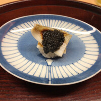 松川 - 鱚一夜干し寿司　ベルーガキャビア乗せ