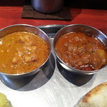 タンドールバル カマルプール - カマルランチ：チキンカレー（左）・マトンカレー(右)