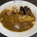 Koko Ichi Banya - (料理)日替りバラエティカレー 水曜日 なす、フライドチキン、チーズ