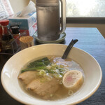 らーめんまいど - 塩ラーメン(お米の面に変更:この麺がとても美味✩.*˚)